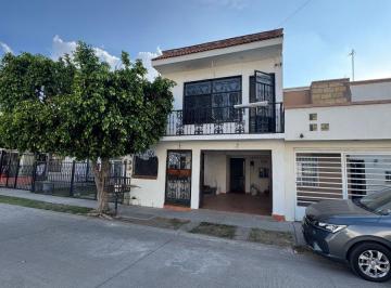 Casa de 4 habitaciones, León · Casa en Venta en Brisas del Carmen, León Gto