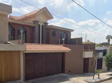 Casa de 4 habitaciones, Guadalajara · Venta de Preciosa Casa de Dos Pisos en Guadalajara, Jalisco