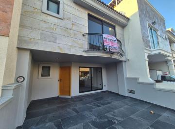 Casa de 3 habitaciones, Zapopan · Hermosa Casa Recien Remodelada en Zona Valdepeñas