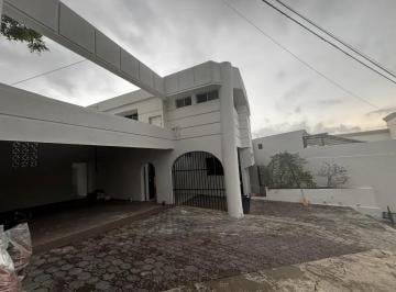 1 · Casa en Renta en San Pedro Garza García, Cerca de Colegio Aim