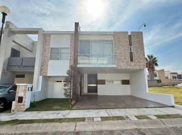 Casa de 4 habitaciones, Tlajomulco de Zúñiga · Casa en Renta en Bosques de Santa Anita