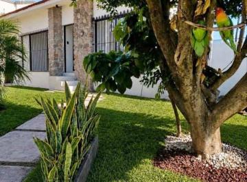 Casa de 3 habitaciones, Cuernavaca · Casa en Venta Los Cizos Frente a Tabachines Acapatzingo con Recamara en Planta Baja