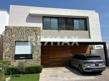 Casa en condominio · 364m² · 4 Recámaras · 3 Estacionamientos · Renta de Residencia de Autor en Exclusivo Condominio en Jurica - (4)
