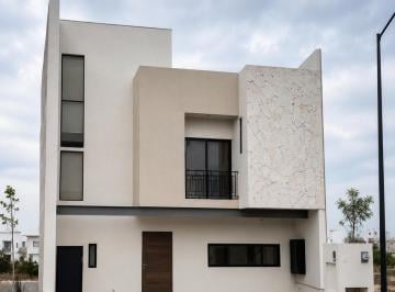 Casa · 270m² · 3 Recámaras · 3 Estacionamientos · Casa en Venta - (4)