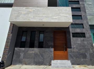 Casa de 3 habitaciones, Tlajomulco de Zúñiga · Casa Coto Baluarte Casa Fuerte | Casa Club