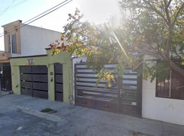 Casa de 3 habitaciones, Saltillo · Casa en Remate en Loma Linda, Saltillo, Coahuila.