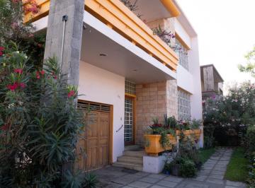 Casa · 4 Recámaras · 1 Estacionamiento · Casa - Tepic Centro