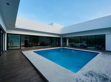 Casa · 580m² · 1 Recámara · 6 Estacionamientos · Casa en Renta en El Uro con Recámara Planta Baja
