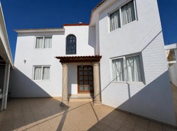 Casa de 4 habitaciones, Querétaro · Casa en Venta Adaptada y Condicionada en 4 Departamentos Independientes