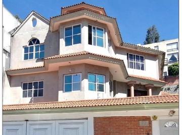 Casa de 3 habitaciones, Naucalpan de Juárez · Exclusiva Residencia en Venta en Vista del Valle