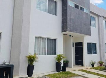 Casa · 120m² · 3 Recámaras · 2 Estacionamientos · Renta Casa Residencial Jardines del Sur 6 Av Huayacan y Av 135 Cancun Zona Sur