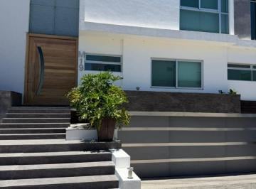 Casa en condominio de 4 habitaciones, Zapopan · Casa Inteligente en Renta Villa Verona