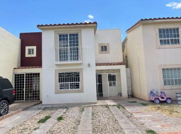 Casa de 3 habitaciones, Juárez · Casa en Renta Equipada 3 Recámaras en Fracc Hacienda del Nogal Cerca de Plaza Sendero Cd Juárez Chih