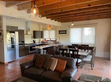 Casa en condominio · 190m² · 3 Recámaras · 2 Estacionamientos · Casa en Capilla de Piedra, San Miguel de Allende Centro
