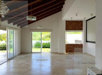 Casa en condominio · 460m² · 3 Recámaras · 4 Estacionamientos · Casa en Amanali Country Club & Nautica
