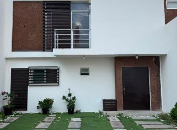 Casa de 3 habitaciones, Centro · Casa en Venta, Zona Country Residencial Zafiro, con Paneles Solares y Amenidades. Villahermosa Tab.