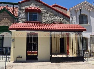 Casa · 130m² · 3 Recámaras · 1 Estacionamiento · Casa en Renta en Paseo San Nicolás