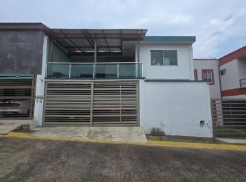 Casa de 3 habitaciones, Fortín · Casa en Venta Totalmente Equipada Fracc Privado Villas Fortin