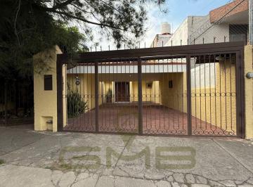 Casa de 3 habitaciones, Zapopan · Casa en Venta en Camino Real, Zapopan | Gran Potencial Habitacional y Comercial