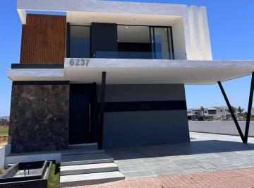 Casa · 500m² · 4 Recámaras · 3 Estacionamientos · Casa en Venta en Marina Campo de Golf