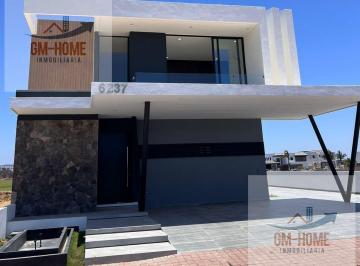 Casa · 500m² · 4 Recámaras · 3 Estacionamientos · Casa en Venta en Marina Campo de Golf