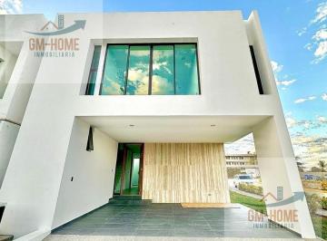 Casa · 227m² · 3 Recámaras · 2 Estacionamientos · Casa en Renta en Maralto