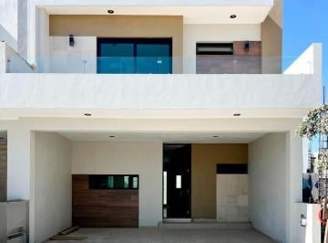 Casa · 205m² · 4 Recámaras · Casa en Venta en Versalles