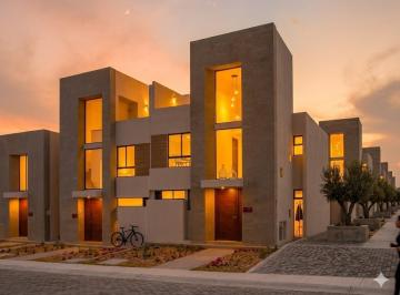 Casa · 192m² · 3 Recámaras · 2 Estacionamientos · Casa en Venta con Terraza Techada y Cuarto de Servicio en Atia, Juriquilla, Querétaro