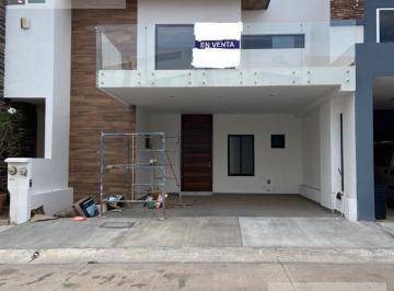 Casa · 195m² · 3 Recámaras · 2 Estacionamientos · Casa en Real del Valle Coto 8