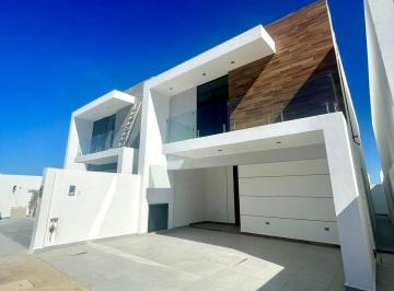 Casa · 173m² · 4 Recámaras · 2 Estacionamientos · Casa en Venta en Sonterra