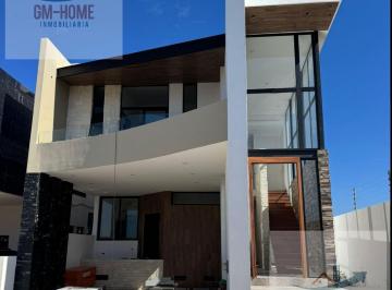 Casa · 341m² · 4 Recámaras · 2 Estacionamientos · Casa en Venta en El Delfín Residencial
