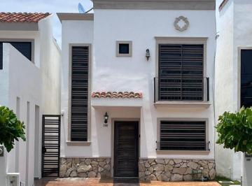 Casa · 90m² · 3 Recámaras · 2 Estacionamientos · Casa en Azul Marino