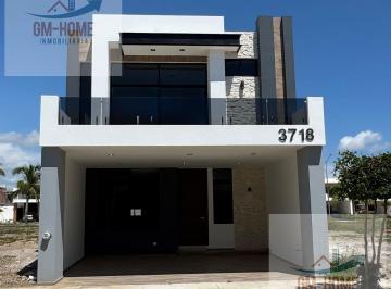 Casa · 200m² · 4 Recámaras · Casa en Venta en Versalles