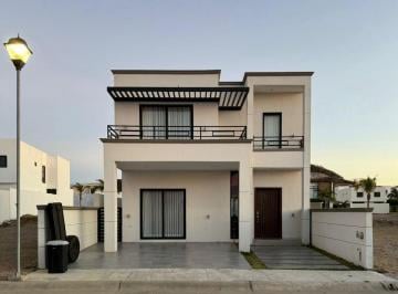 Casa · 184m² · 3 Recámaras · 2 Estacionamientos · Casa en Altabrisa Residencial