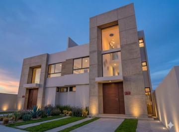 Casa · 229m² · 3 Recámaras · 2 Estacionamientos · Casa en Venta Atia Juriquilla Querétaro
