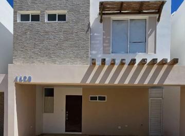Casa · 153m² · 3 Recámaras · 2 Estacionamientos · Casa en Almarena