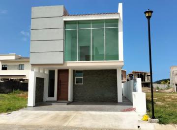 Casa · 220m² · 3 Recámaras · Casa en Venta en El Delfín