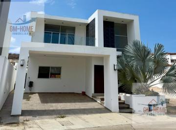Casa · 238m² · 3 Recámaras · 2 Estacionamientos · Casa en Altabrisa