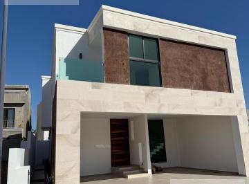 Casa · 300m² · 3 Recámaras · 2 Estacionamientos · Casa en Maralto Residencial