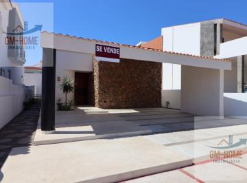 Casa · 220m² · 3 Recámaras · 2 Estacionamientos · Residencial Club Real