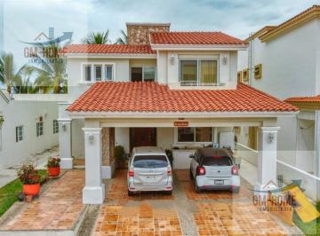 Casa · 312m² · 4 Recámaras · 2 Estacionamientos · Residencial Club Real