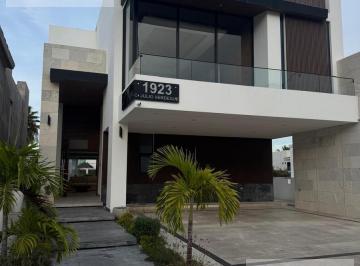 Casa · 500m² · 4 Recámaras · 3 Estacionamientos · Casa en El Cid