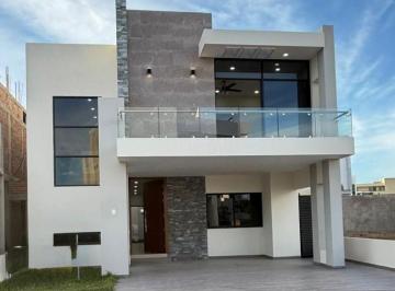Casa · 272m² · 4 Recámaras · 2 Estacionamientos · Casa en Maralto Residencial