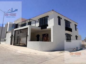 Casa · 235m² · 4 Recámaras · 2 Estacionamientos · Casa en Venta en Sonterra Residencial