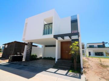 Casa · 275m² · 3 Recámaras · 2 Estacionamientos · Casa en Maralto Residencial