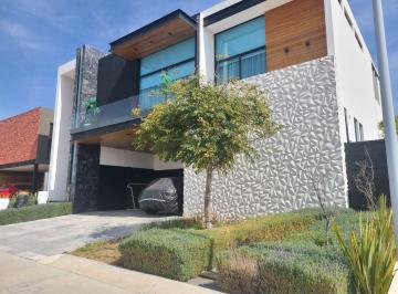 Casa de 4 habitaciones, León · Casa en Venta en El Molino Residencial & Golfzona Norte de León, Gto. Doble Altura en Sala y Acabad