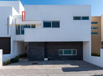 Casa · 210m² · 3 Recámaras · 3 Estacionamientos · Casa en Venta en Zen House 1 Residencial, El Marqués, Querétaro