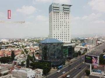 Oficina · 343m² · 5 Estacionamientos · Piso de Oficinas en Venta en Av Constituyentes Frente Al Hospital San José, Corregidora, Querétaro