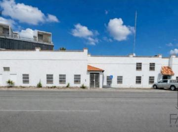Oficina · 745m² · 8 Estacionamientos · Bodega en Renta Colonia Santa Rita