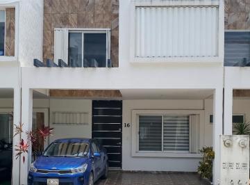 Casa · 159m² · 3 Recámaras · 2 Estacionamientos · Casa en Fraccionamiento La Joya